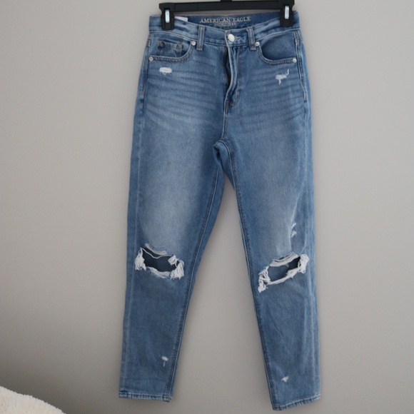 American Eagle Outfitters Denim - AEO MOM Jean
